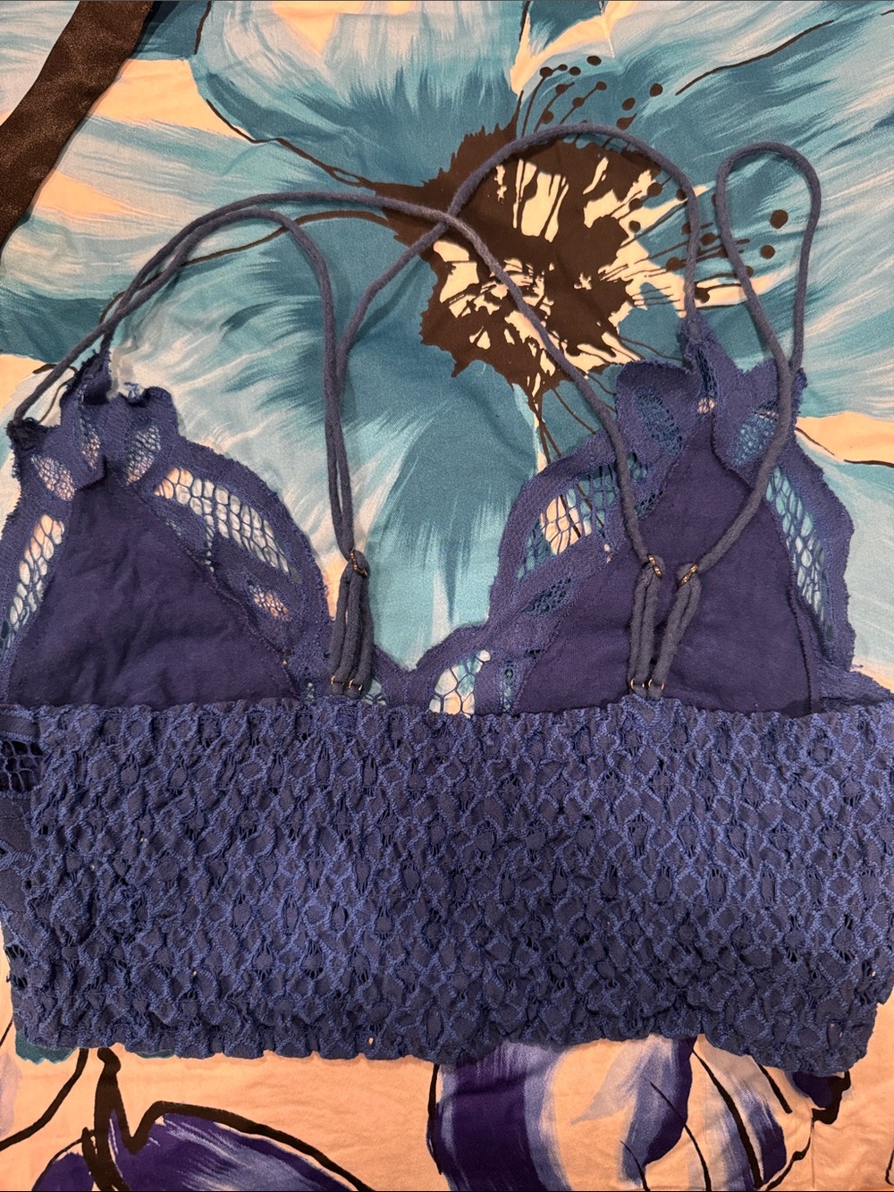 Floral Lace Bralette with Crisscross Straps in Navy Blue - Picture 2 of 3